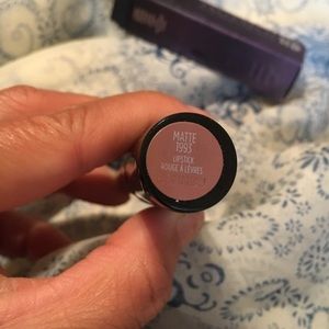 Urban decay matte revolution lipstick